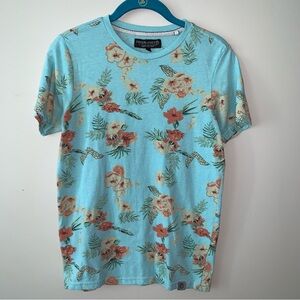 Free Planet Men's Light Blue Floral Crew Neck Shirt